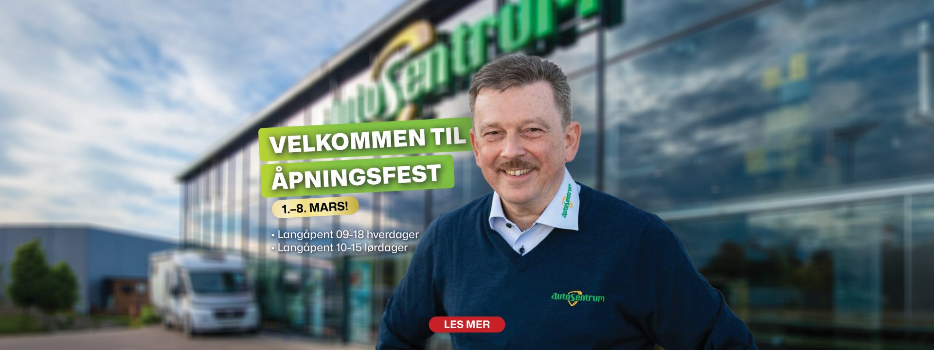 Selger foran Autosentrum med teksten "Velkommen til åpningsfest 1.–8. mars"